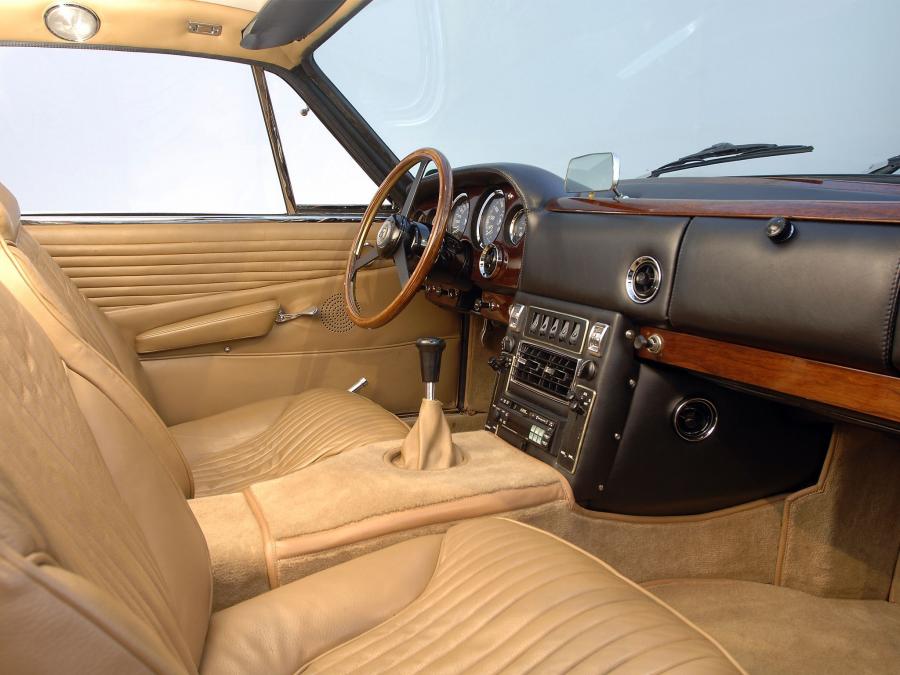 Интерьер Aston Martin DBSC by Touring 1966 года  (фото 2 из 5)
